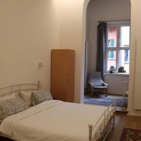 Window On The Canal Apartmán *