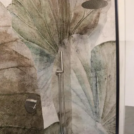 Апартаменты Window On The Canal