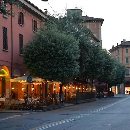 Little Over The Canal Apartman Bologna