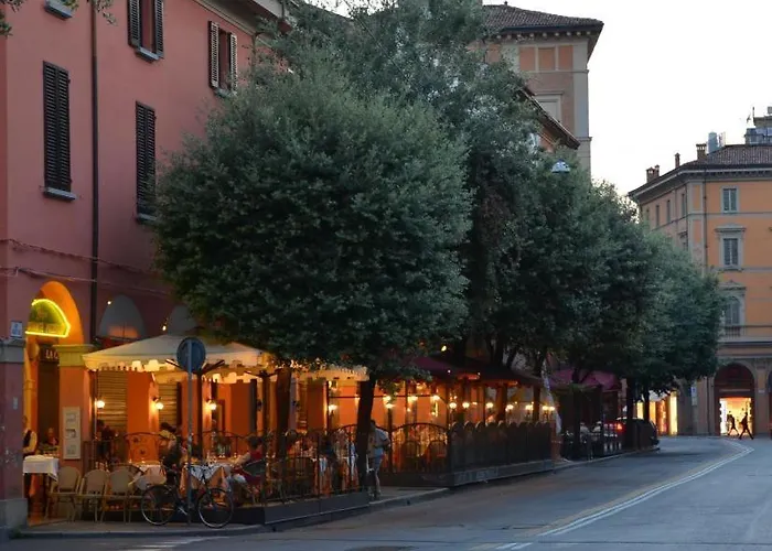Window On The Canal דירה בולוניה