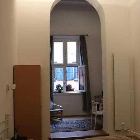 Apartman Window On The Canal